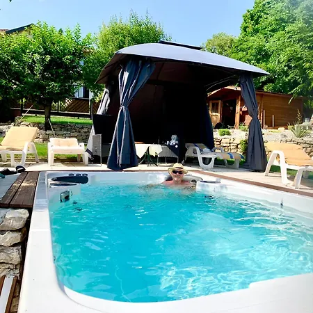 Villa Lakewood *