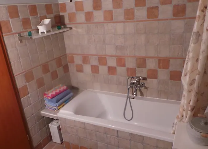 Keith Lakewood Villa